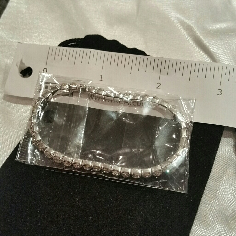 NEW Silver Rhinestone Stretch Bracelet - Picture 4 of 6